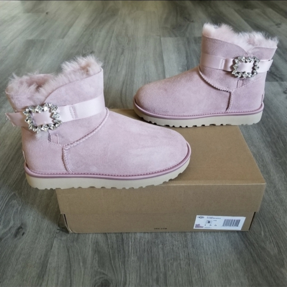 UGG Mini Side Brooch Boot.